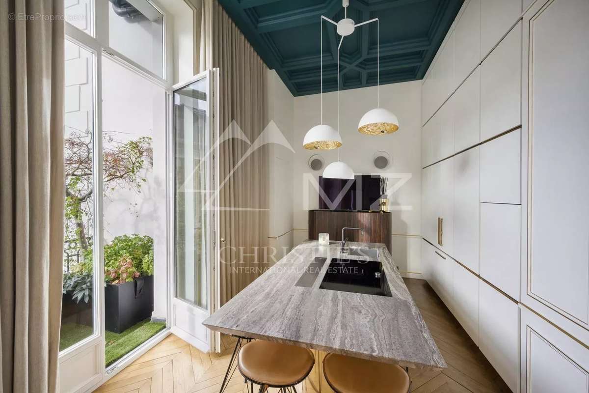 Appartement à PARIS-7E