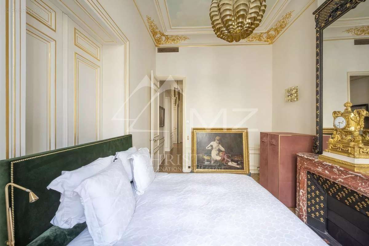 Appartement à PARIS-7E