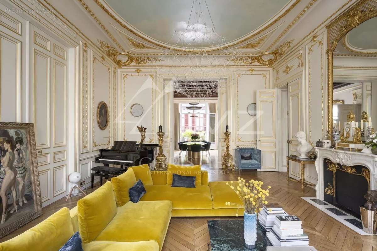 Appartement à PARIS-7E