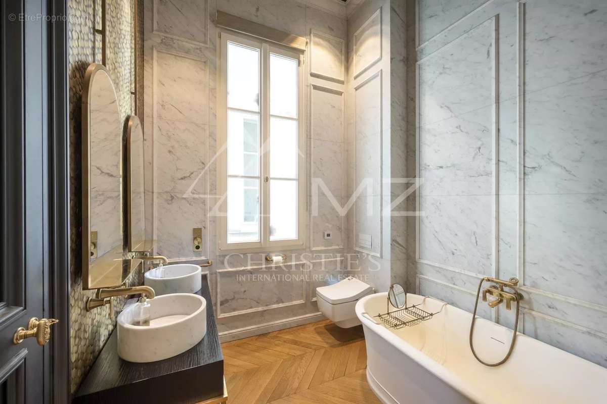 Appartement à PARIS-7E