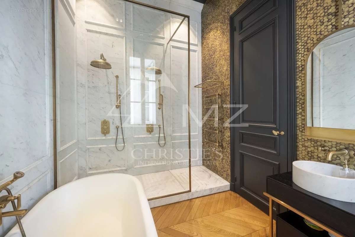 Appartement à PARIS-7E