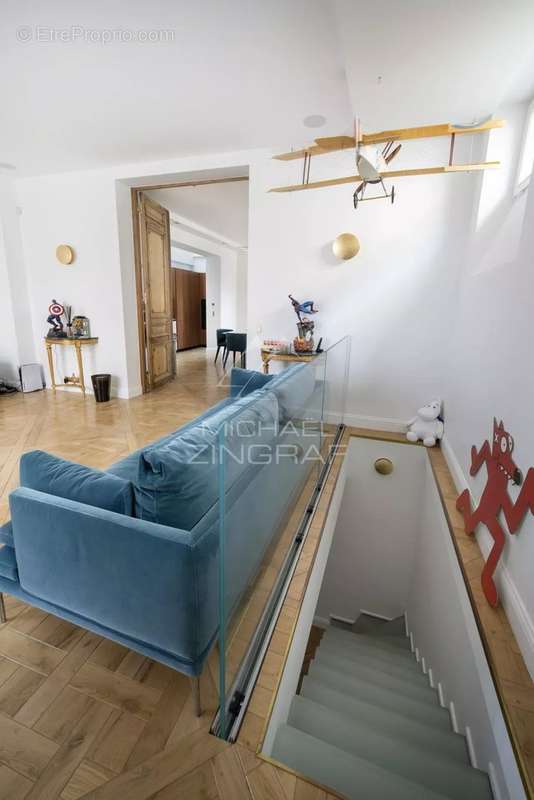 Appartement à PARIS-7E