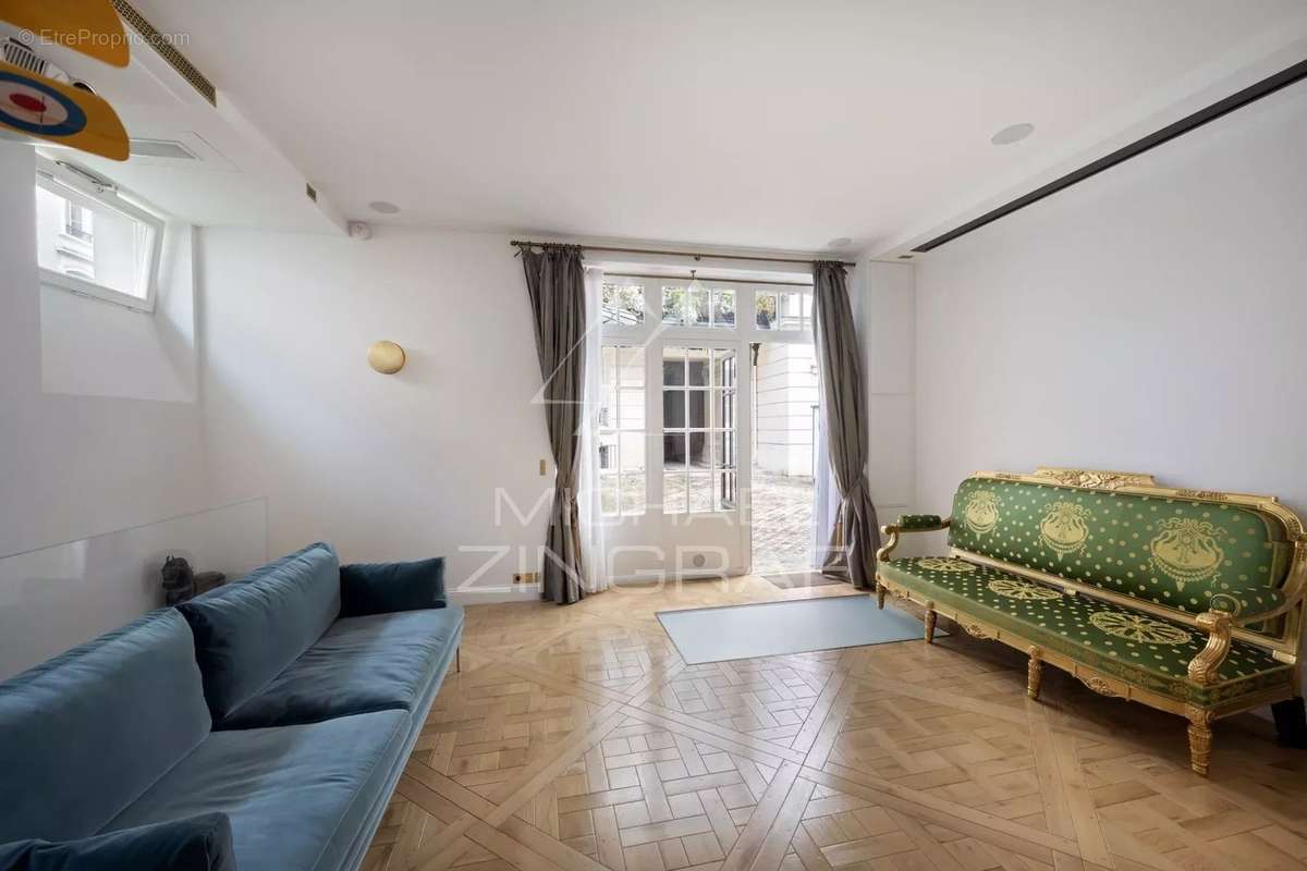 Appartement à PARIS-7E