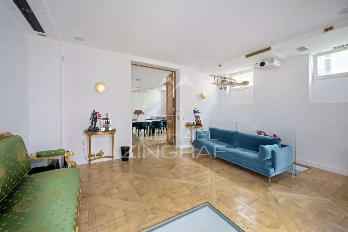 Appartement à PARIS-7E