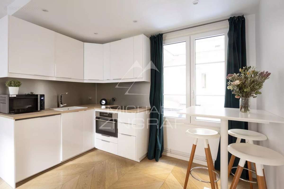 Appartement à PARIS-7E