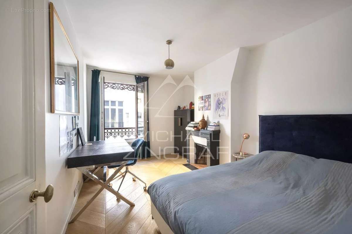 Appartement à PARIS-7E