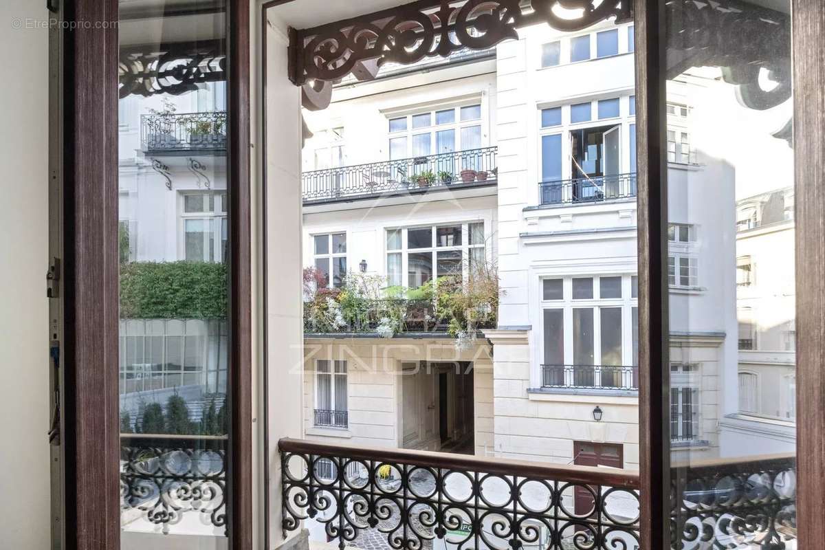 Appartement à PARIS-7E