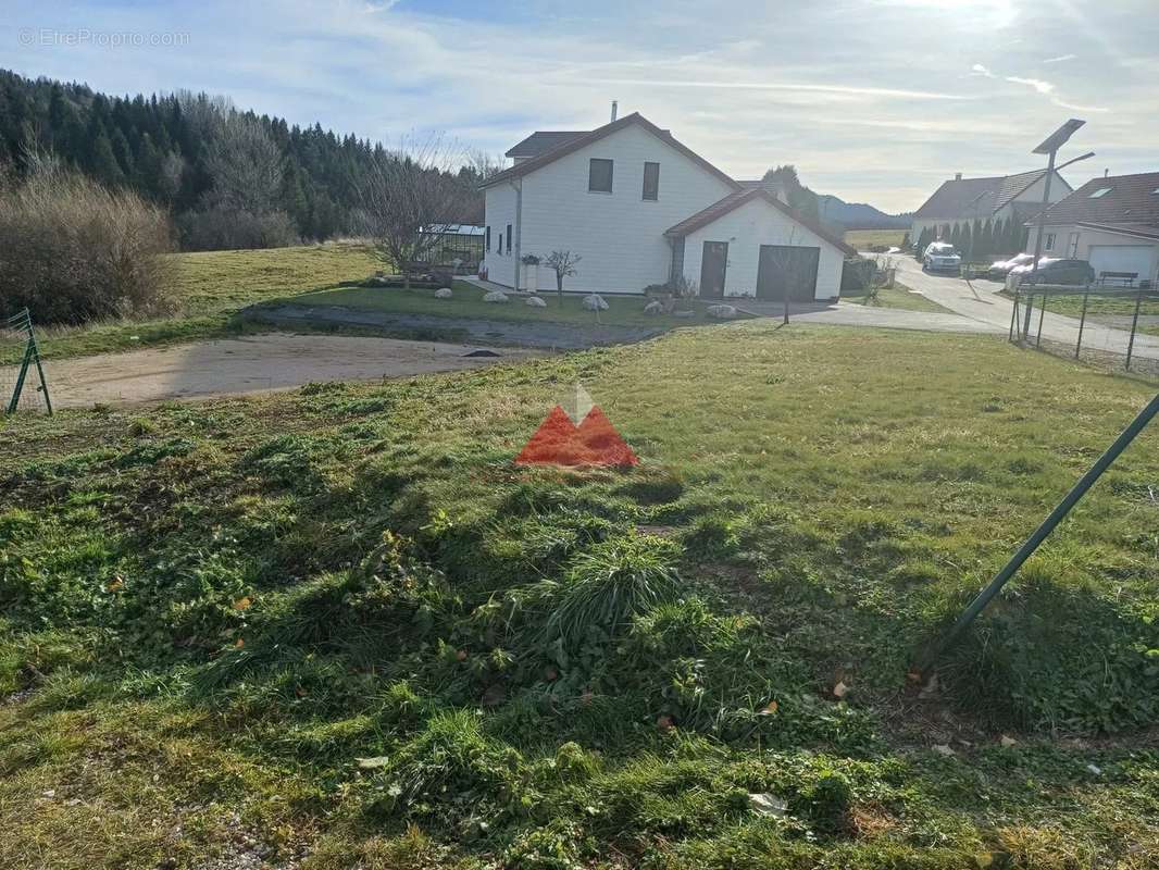 Terrain à LA CHAUX-DU-DOMBIEF