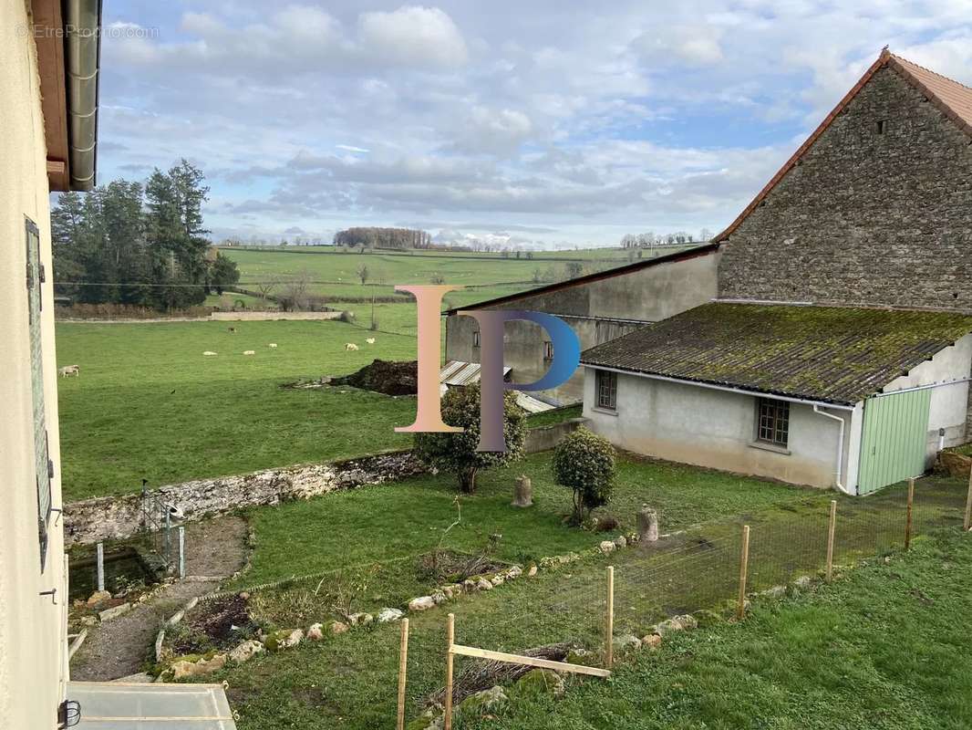 Maison à CHARLIEU