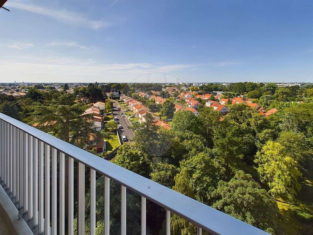 Appartement à SAINT-SEBASTIEN-SUR-LOIRE