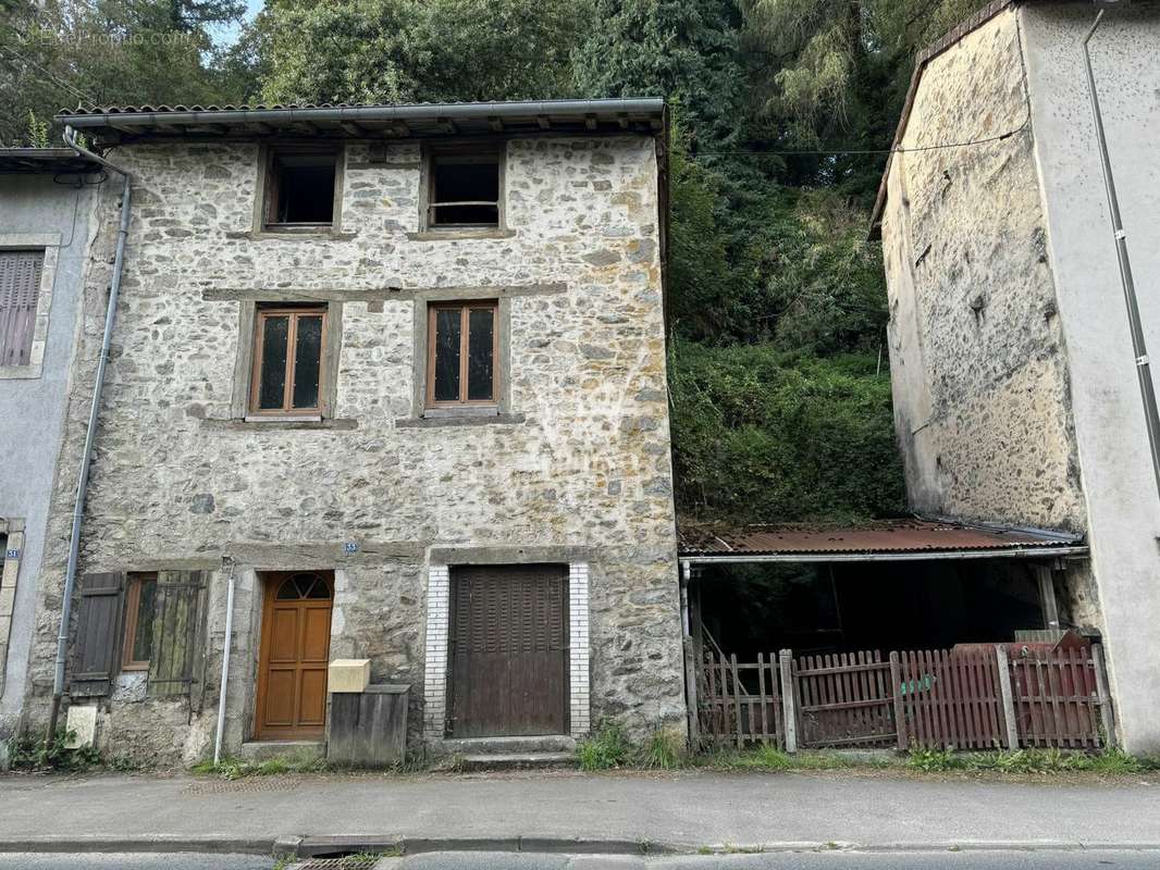 Appartement à SAINT-LEONARD-DE-NOBLAT