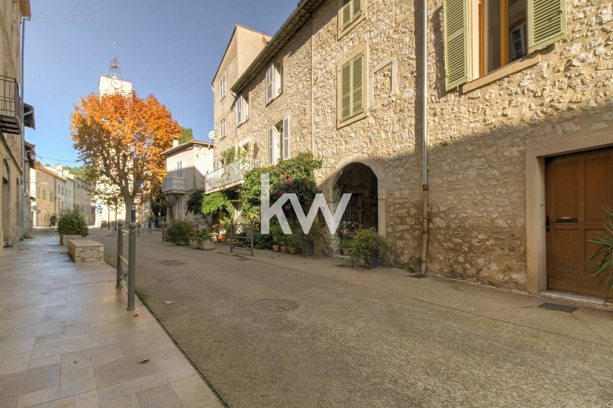 Appartement à LA COLLE-SUR-LOUP