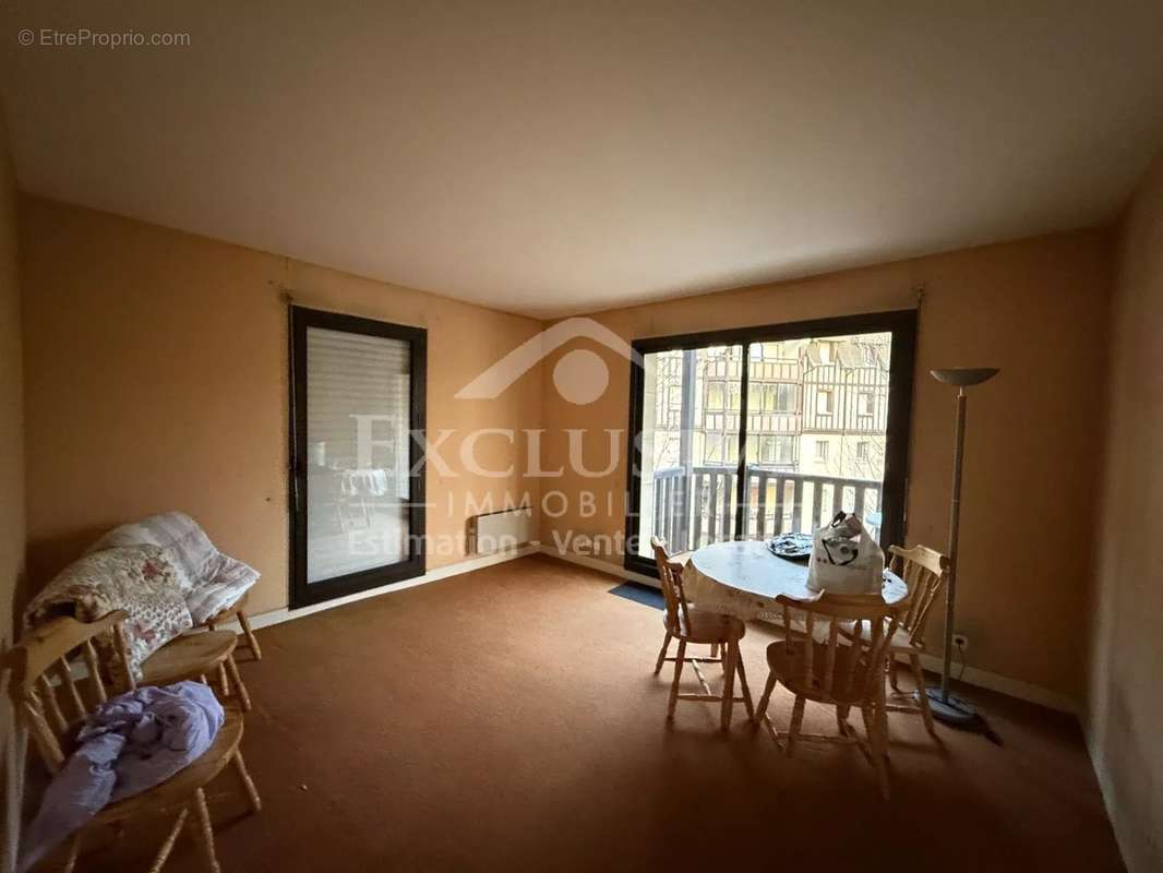 Appartement à TOURGEVILLE