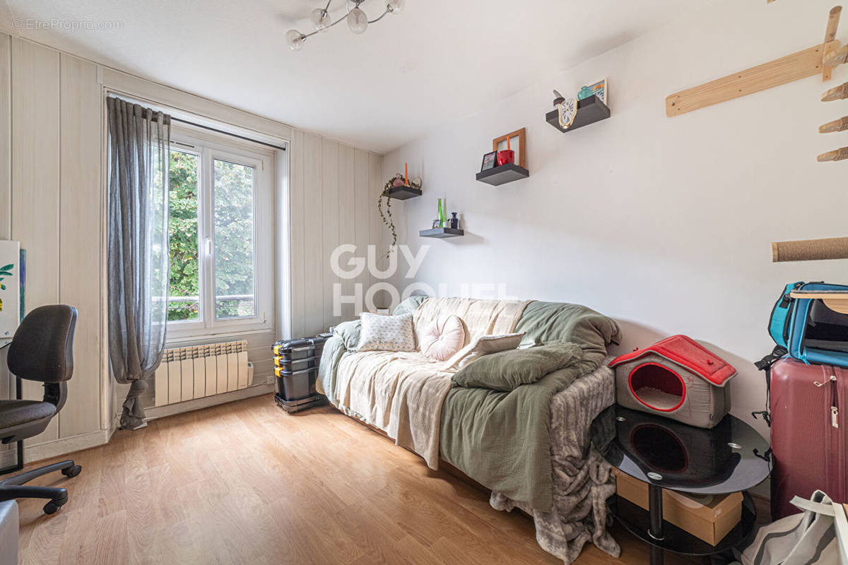 Appartement à GENNEVILLIERS