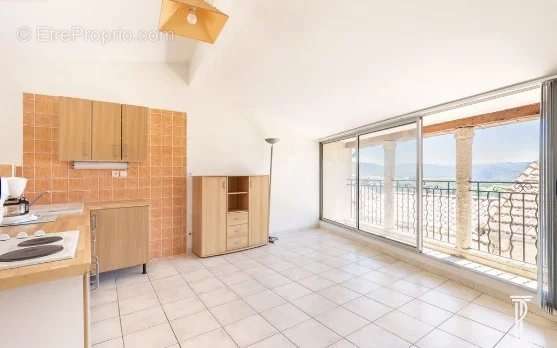 Appartement à GREOUX-LES-BAINS