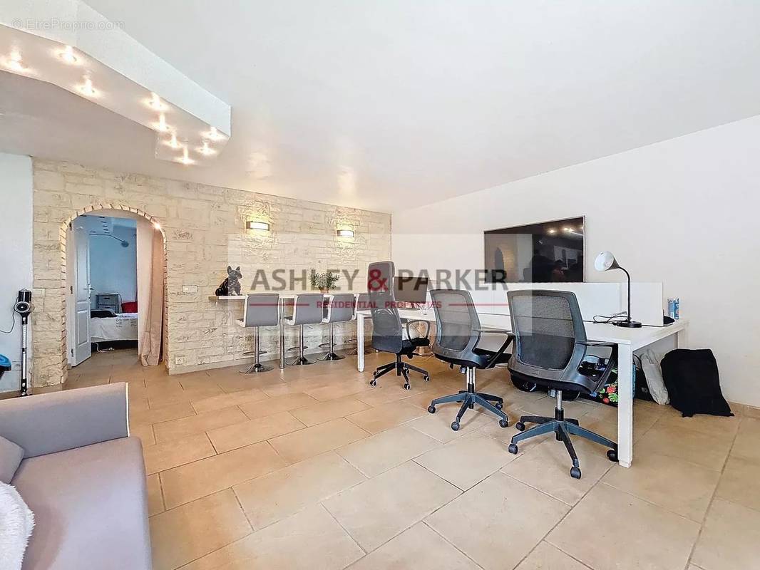 Appartement à MOUGINS