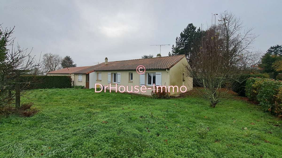 Maison à COULONGES-SUR-L&#039;AUTIZE