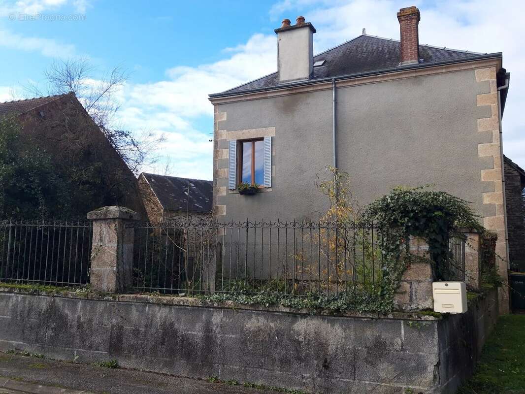 Maison à FOLLES