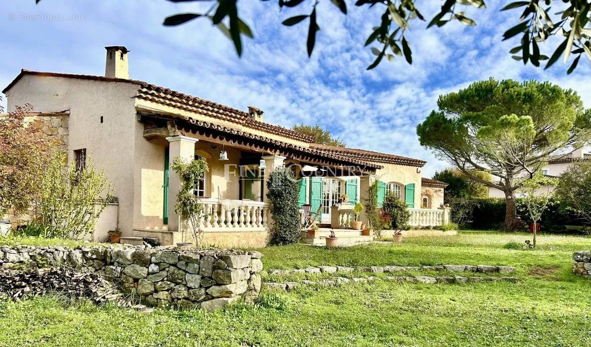 Maison à SAINT-CEZAIRE-SUR-SIAGNE