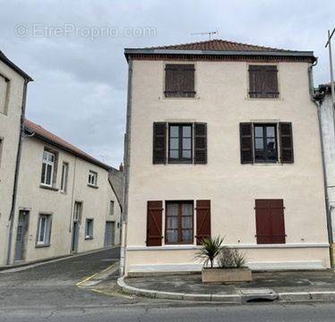 Appartement à AIGUEPERSE