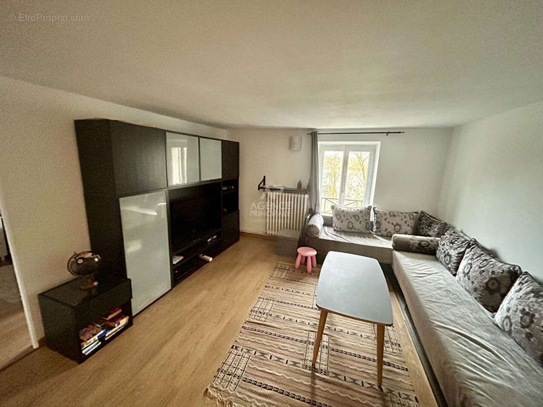 Appartement à CARRIERES-SOUS-POISSY