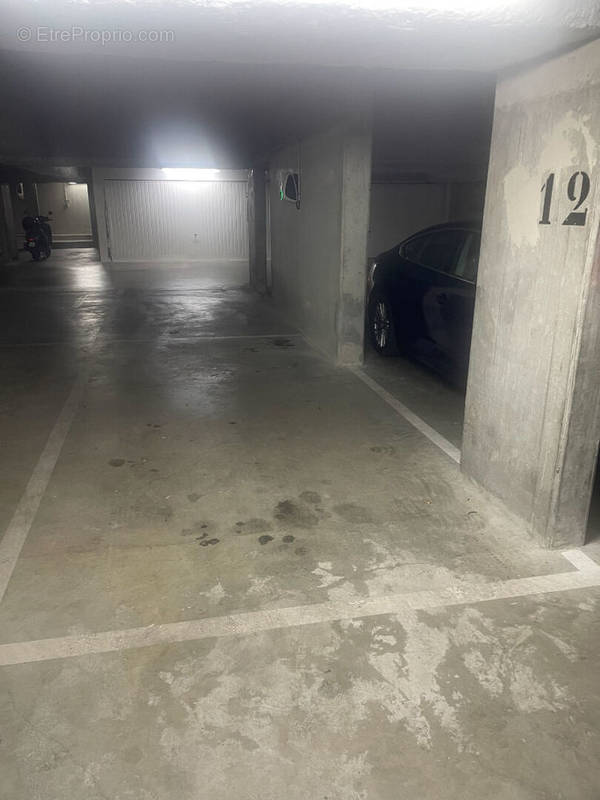 Parking à PUTEAUX