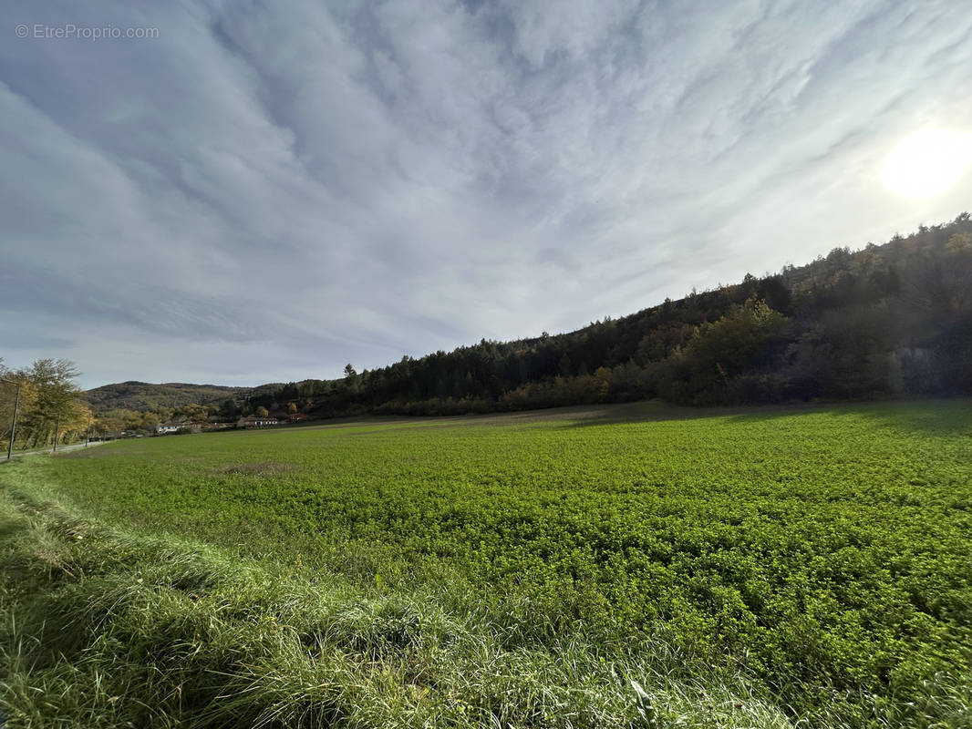 Terrain à COUIZA