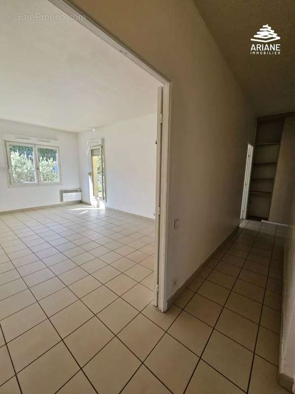 Appartement à SAINT-GENIS-LAVAL