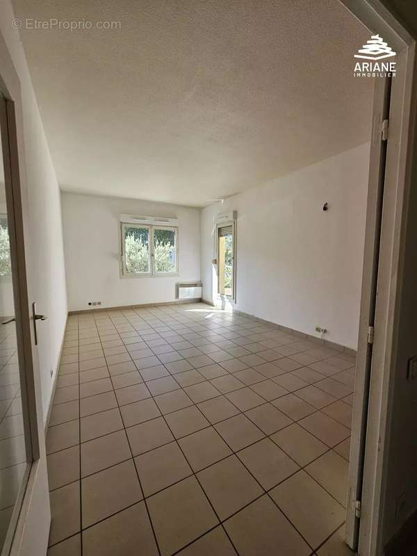 Appartement à SAINT-GENIS-LAVAL