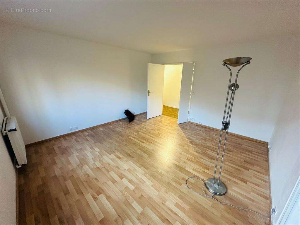 Appartement à PARIS-19E