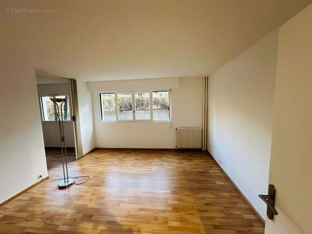 Appartement à PARIS-19E