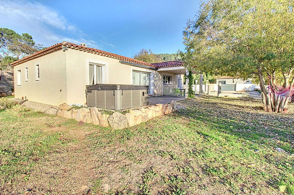 Maison à TRANS-EN-PROVENCE