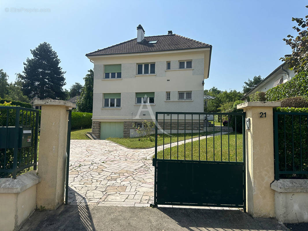 Maison à VILLEBON-SUR-YVETTE