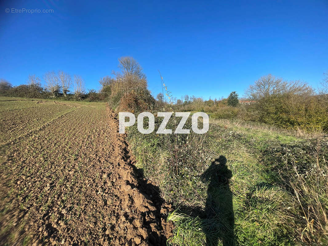 Terrain à COUTANCES