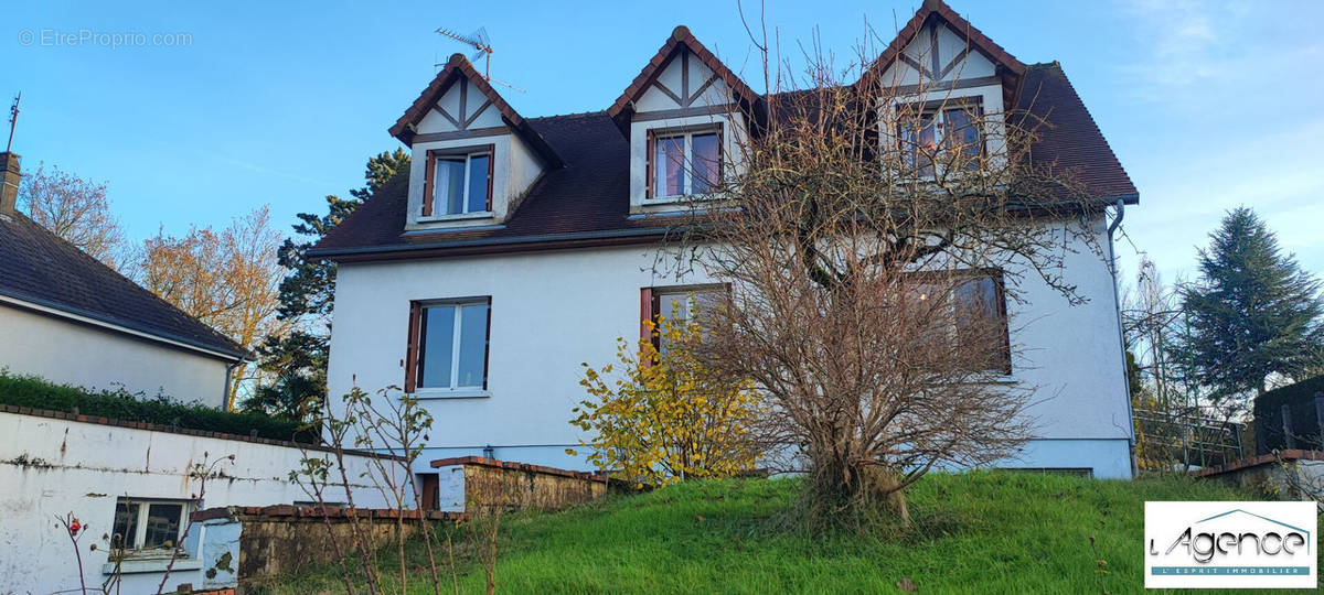 Maison à LA BAZOCHE-GOUET