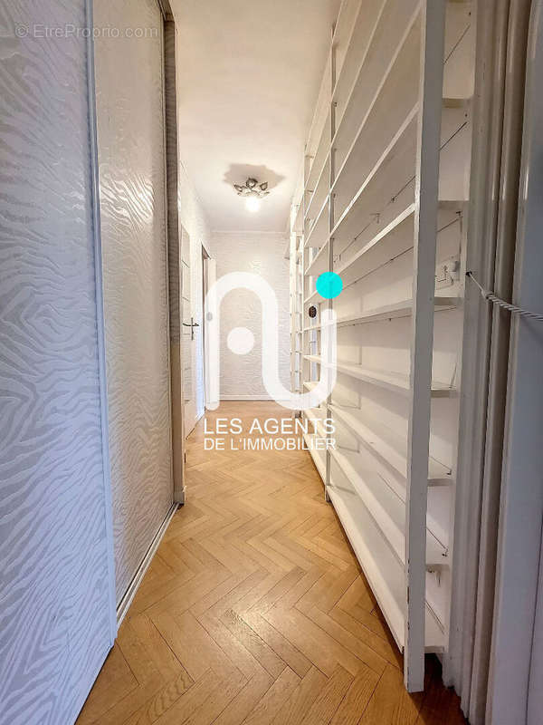 Appartement à VILLENEUVE-LA-GARENNE