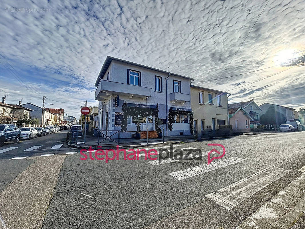 Appartement à DECINES-CHARPIEU