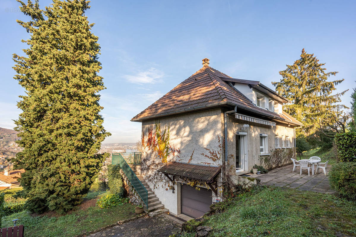 Maison à SAINT-ROMAIN-AU-MONT-D&#039;OR