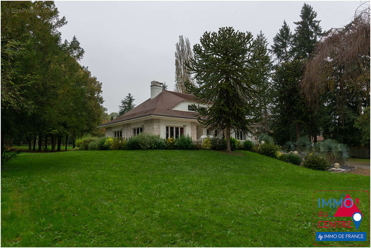 Maison à JOUY