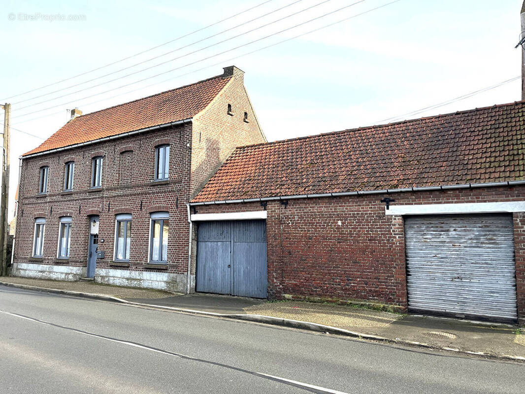 Maison à MONCHEAUX