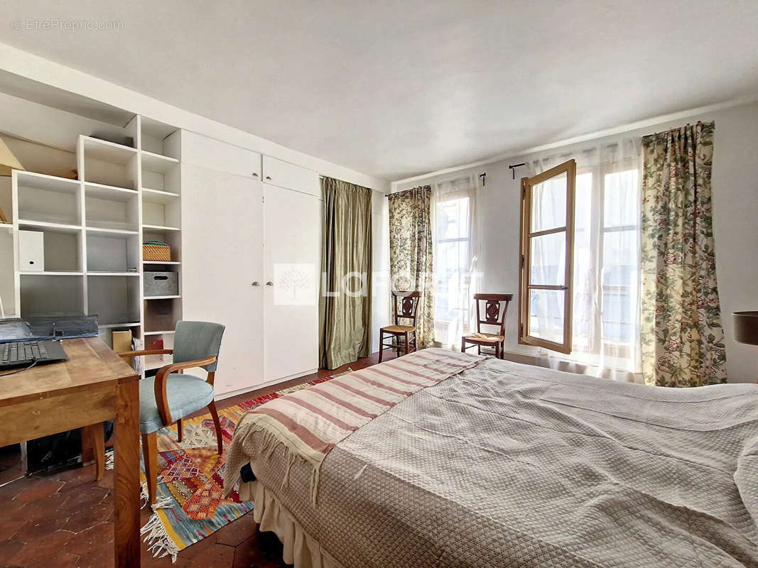 Appartement à PARIS-2E