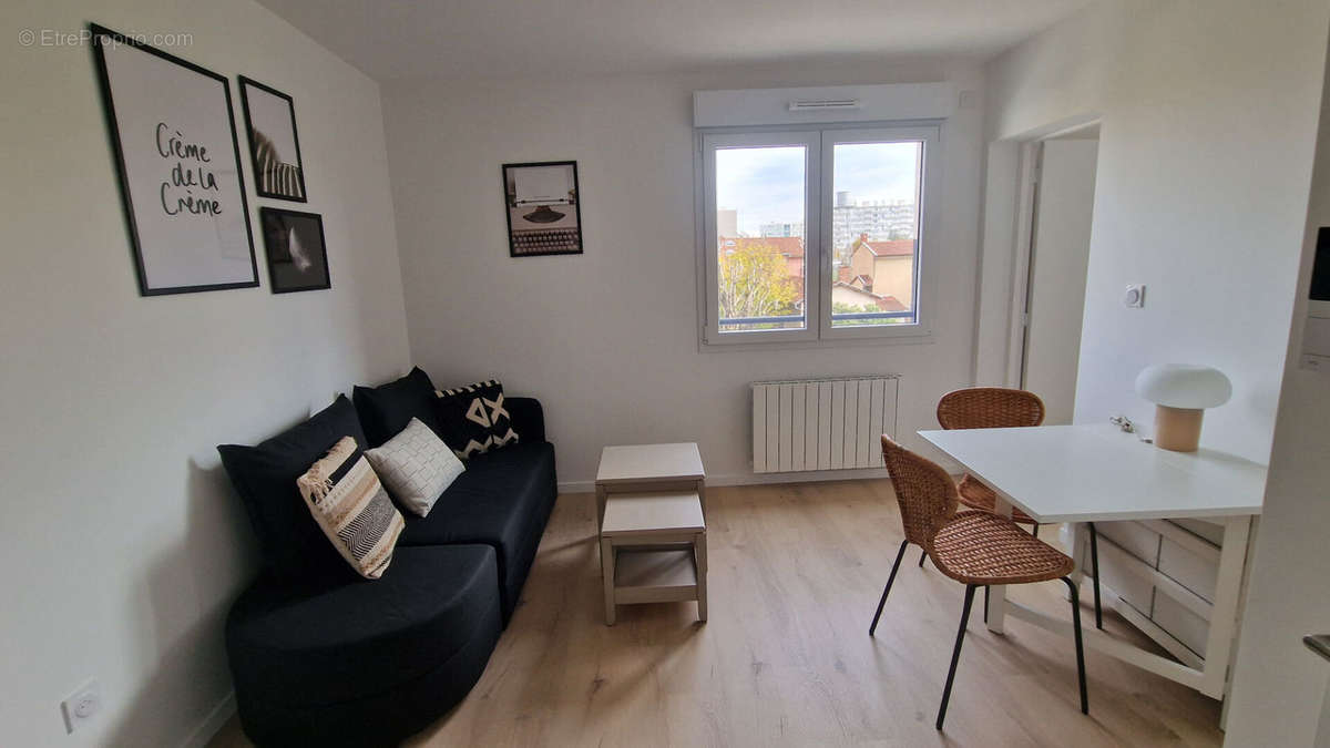 Appartement à PIERRE-BENITE