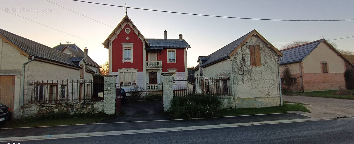 Maison à SAVIGNY-SUR-AISNE