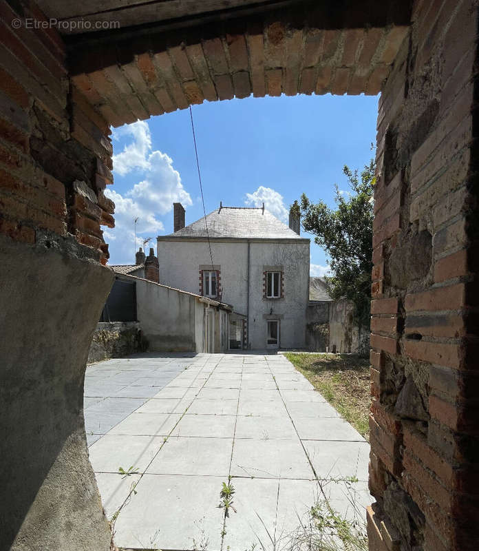 Maison à ROCHESERVIERE