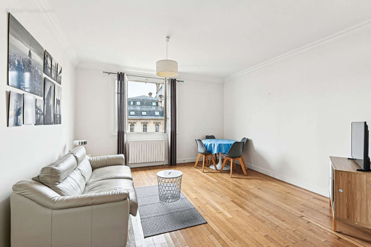 Appartement à LEVALLOIS-PERRET