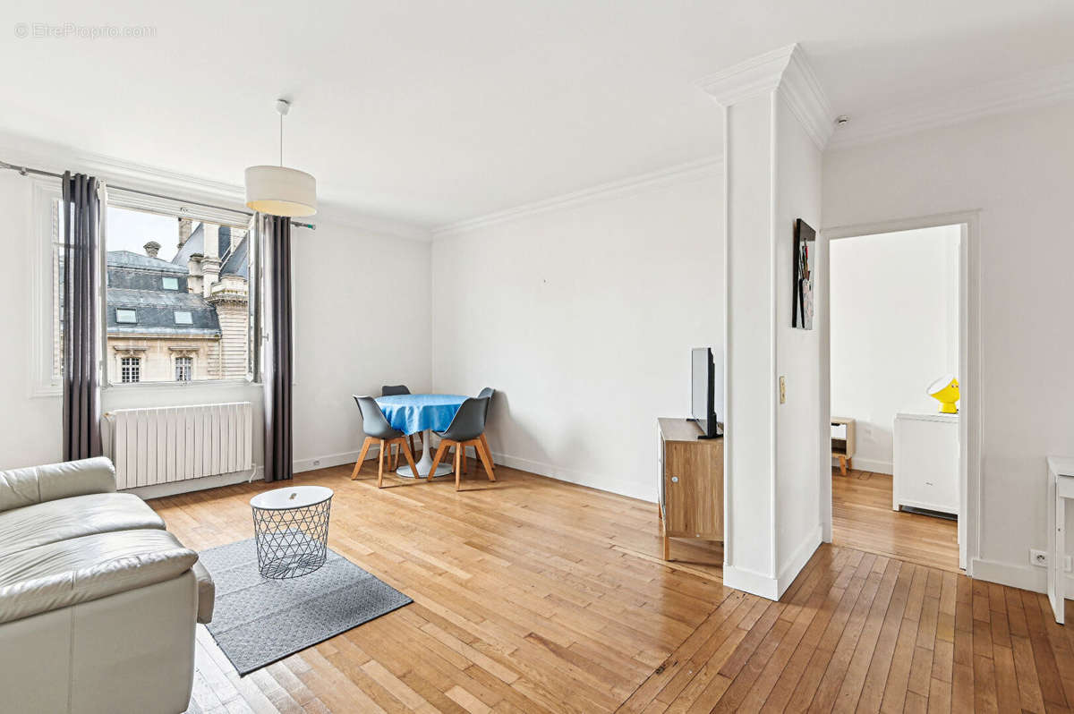 Appartement à LEVALLOIS-PERRET