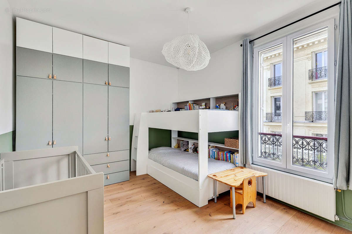 Appartement à LEVALLOIS-PERRET