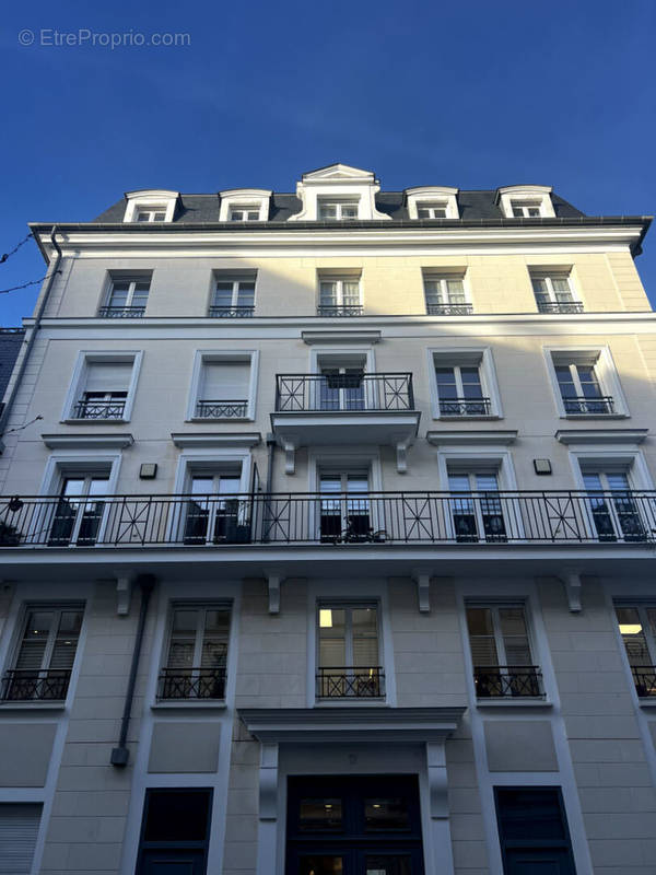 Appartement à LA GARENNE-COLOMBES