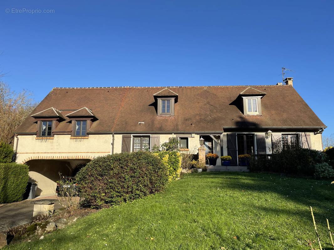 Maison à JOUY-LE-MOUTIER