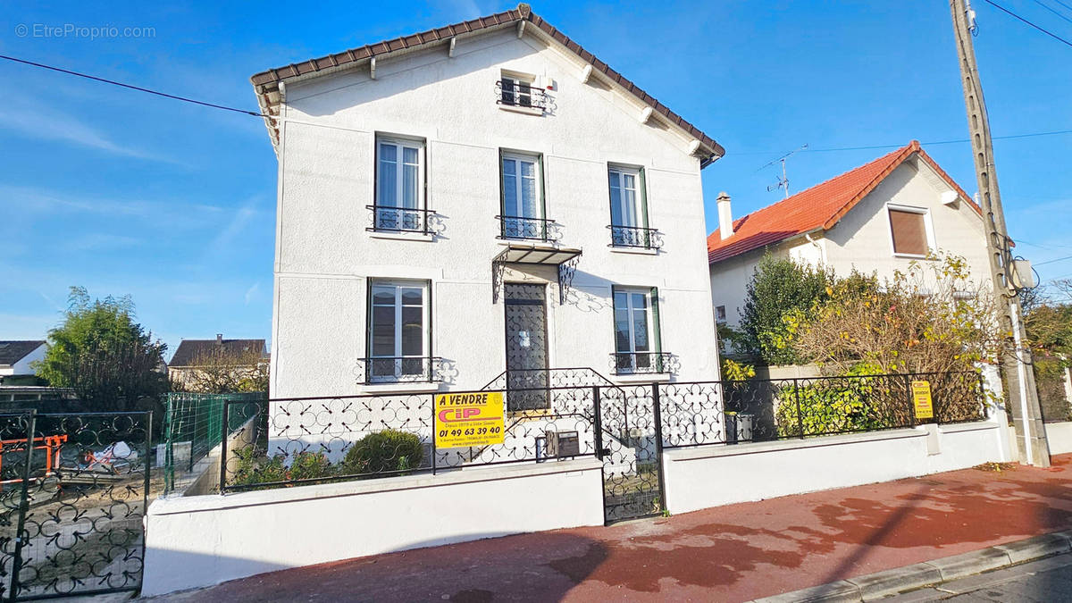 Maison à TREMBLAY-EN-FRANCE